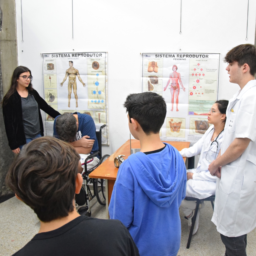 Laboratório de Ciências — Colégio Criativo